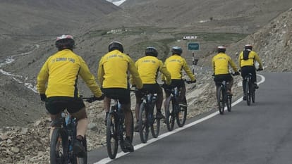 21 soldiers from Siachen will reach Agra Fort Unit by cycling 5500 km On completion of 75 years of TA