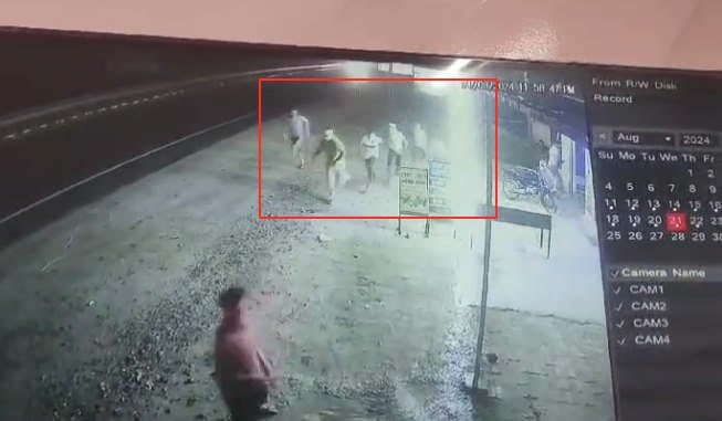 Shamli: Sharp weapons used for recovery of District Panchayat money, four injured, incident captured on CCTV