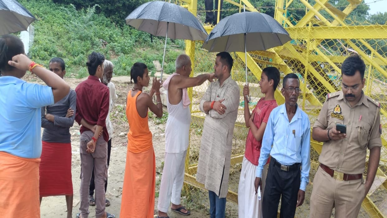 Vedapathi student drowned while bathing in Ganga, fishermen took out the body.