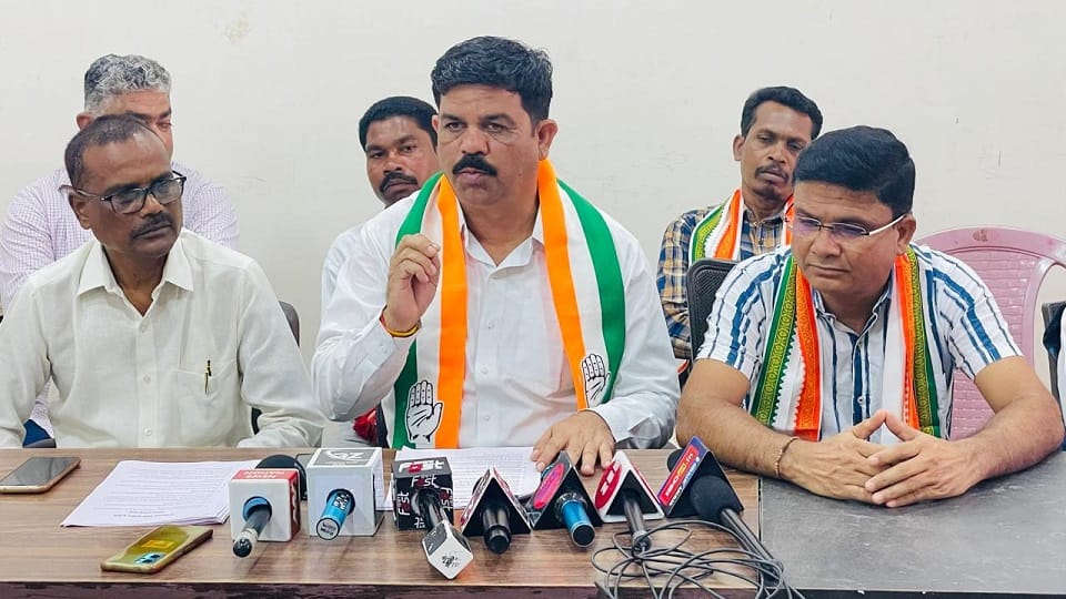 विधायक विक्रम मंडावी