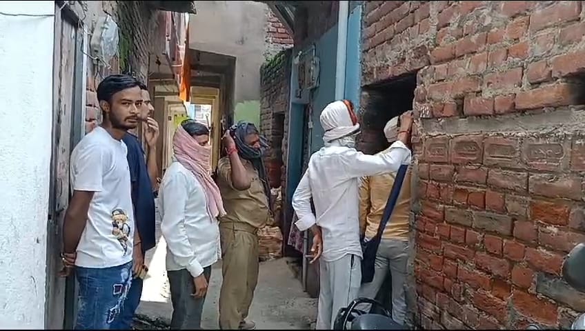 Bihar: The body of a teenager missing for two days was found in his own house
