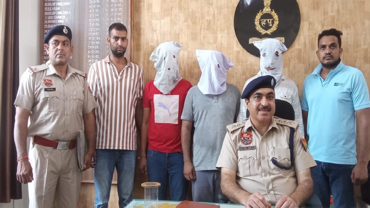 Case of extorting money by raiding medical store by posing as fake CM Flying, 3 arrested by Dadri police