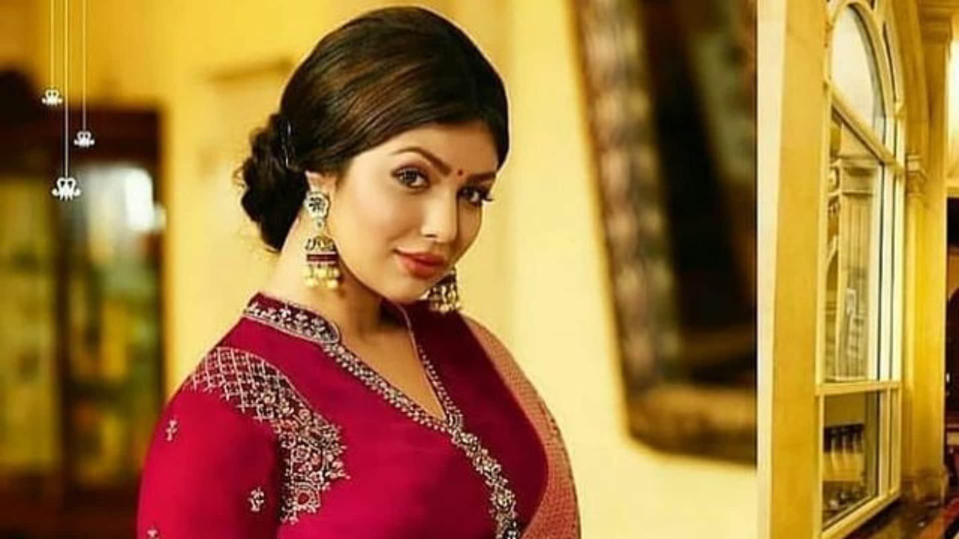 Ayesha Takia officially deleted her Instagram handle After Getting Brutally Trolled For Plastic Surgery