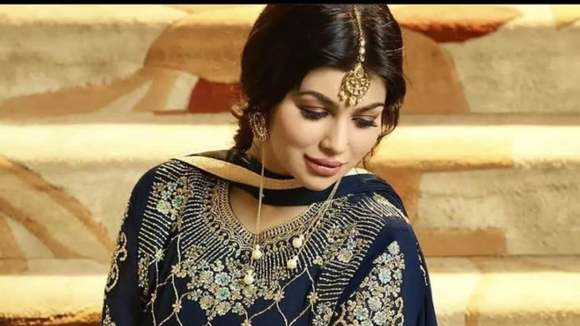 Ayesha Takia officially deleted her Instagram handle After Getting Brutally Trolled For Plastic Surgery