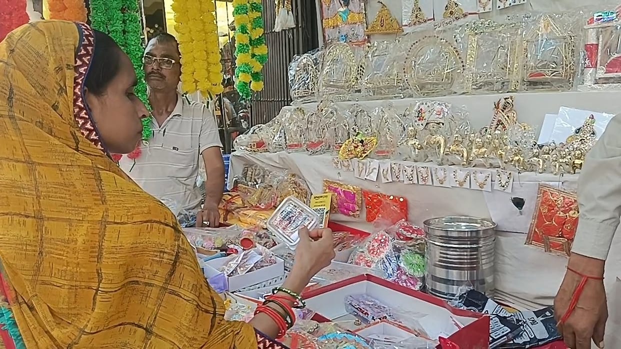 laddu gopal dresses on Krishna Janmashtami in Shahjahanpur