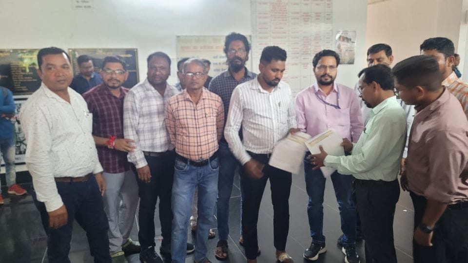 clerks submitted memorandum to CM Sai and Finance Minister Troubled by salary discrepancy in bijapur