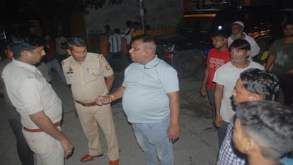 UP News: Two District Vice Presidents of BJP clashed, four injured in fighting and stone pelting