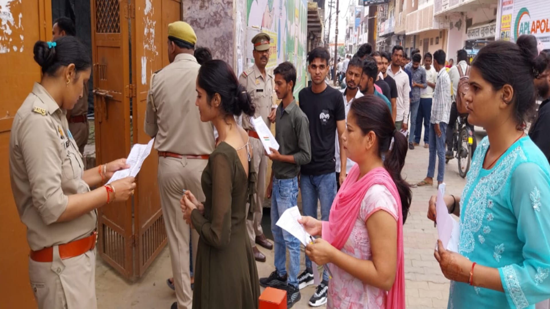 Police recruitment exam: Strict monitoring, even watches and Rakhis were removed