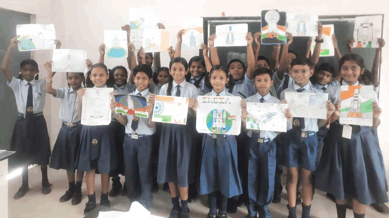 प्रतियोगिता में छात्रों ने लिया हिस्सा