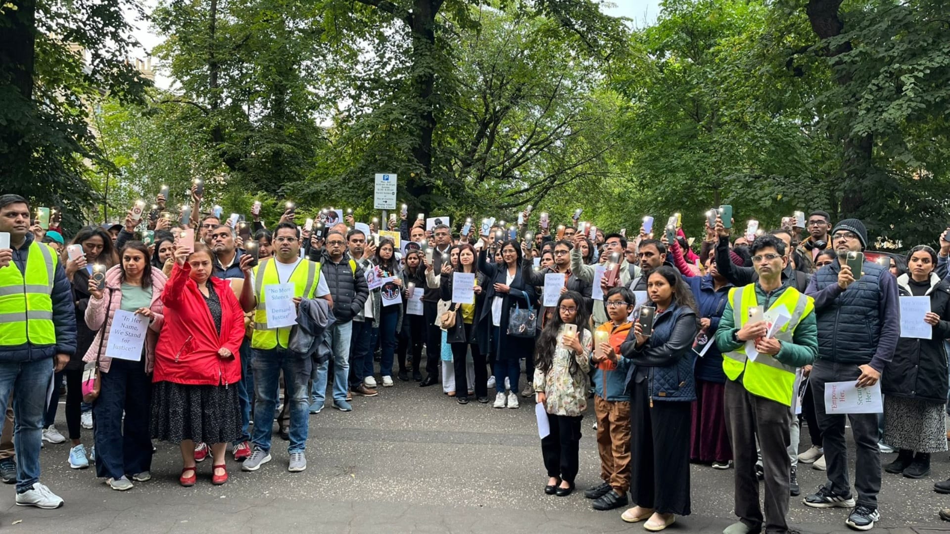 RG kar rape and murder case protest held in 13 cities of United Kingdom