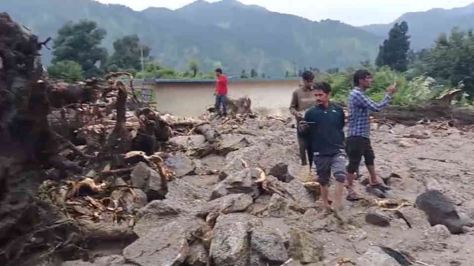 Uttarakhand Weather Extreme Rainfall in Tehri Debris enters house School Collapse Field Destroyed