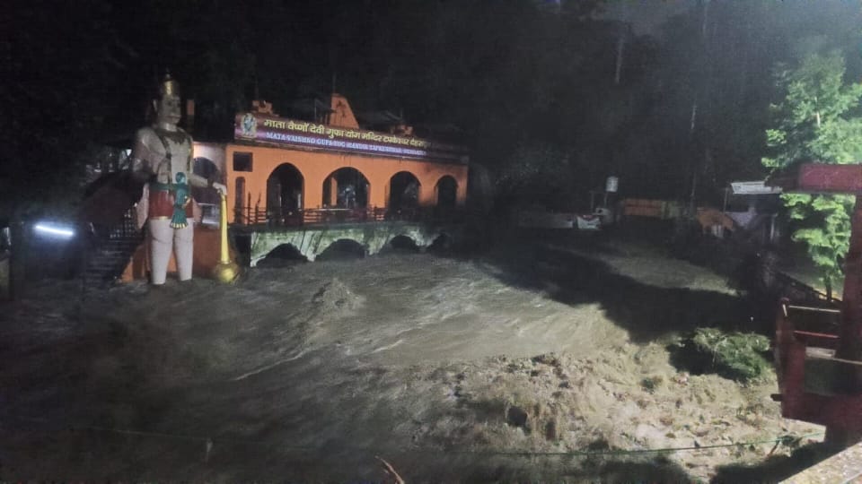 Dehradun Rainfall Tamsa river overflowed water and Debris in House waterlogging
