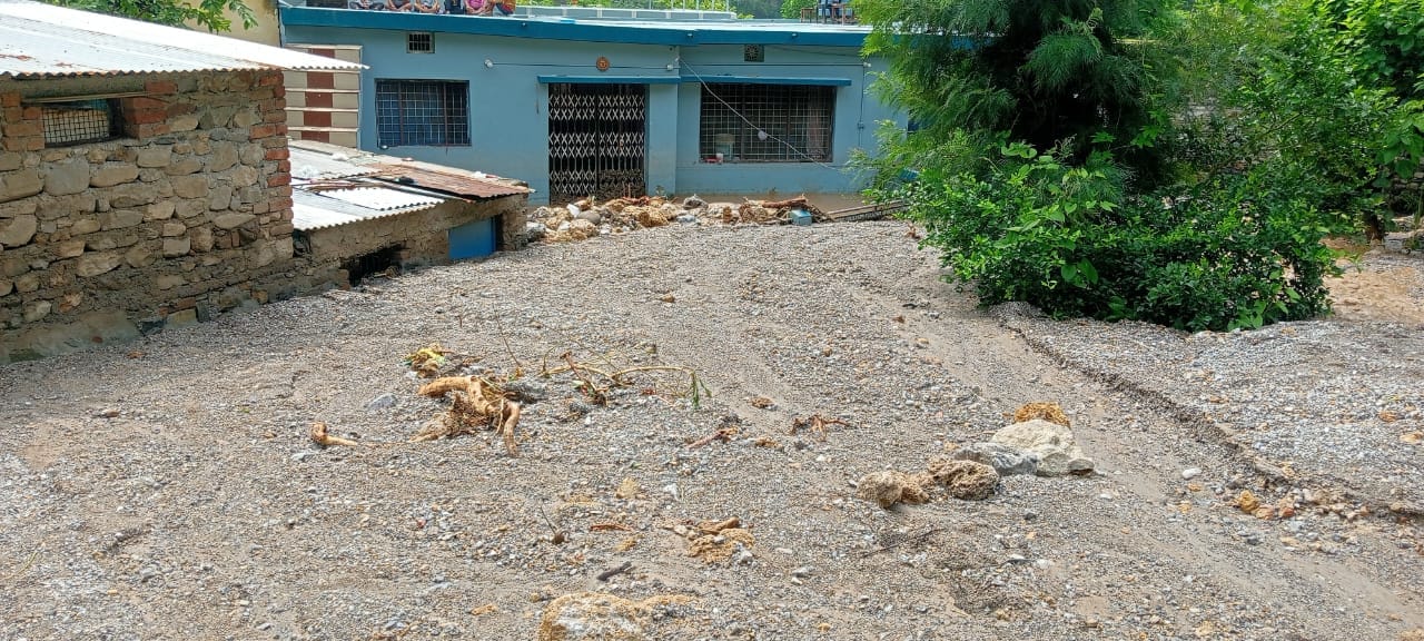 Dehradun Rainfall Tamsa river overflowed water and Debris in House waterlogging