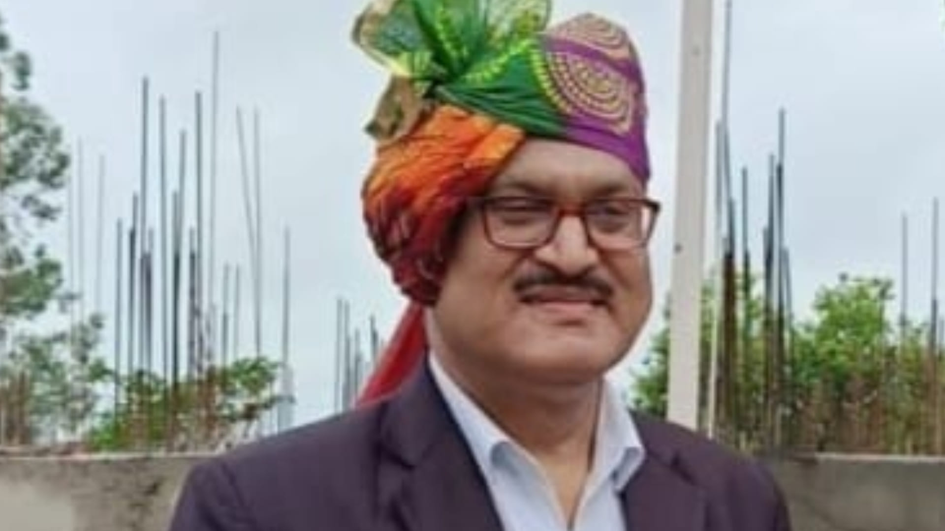 टीकमगढ़ के सीएमएचओ की मुश्किलें बढ़ी।