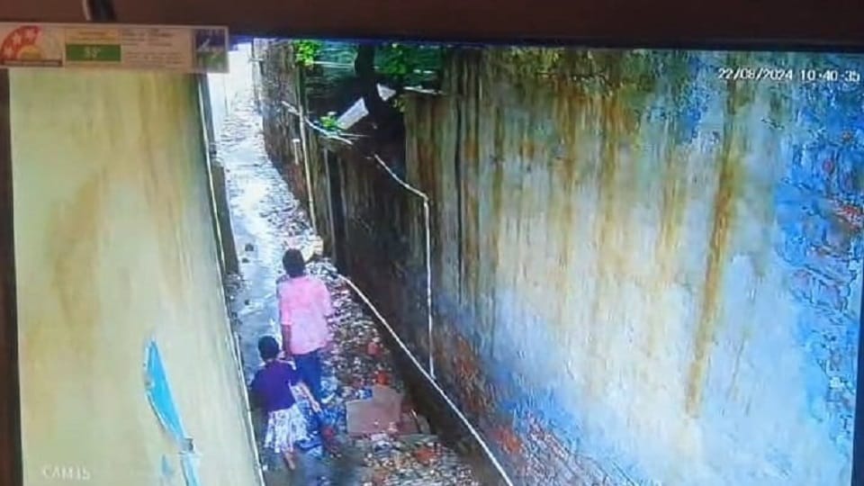 Seven year old innocent girl got trapped in uncle's innocent words due to this action neighbor caught brute