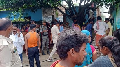 Bihar News: बेटे से हो रहा झगड़ा रोकने गई मां की गला दबाकर हत्या, मामूली विवाद में हुआ खूनी खेल Bihar News: Mother strangled to death in Gopalganj when she went to stop a fight with her son
