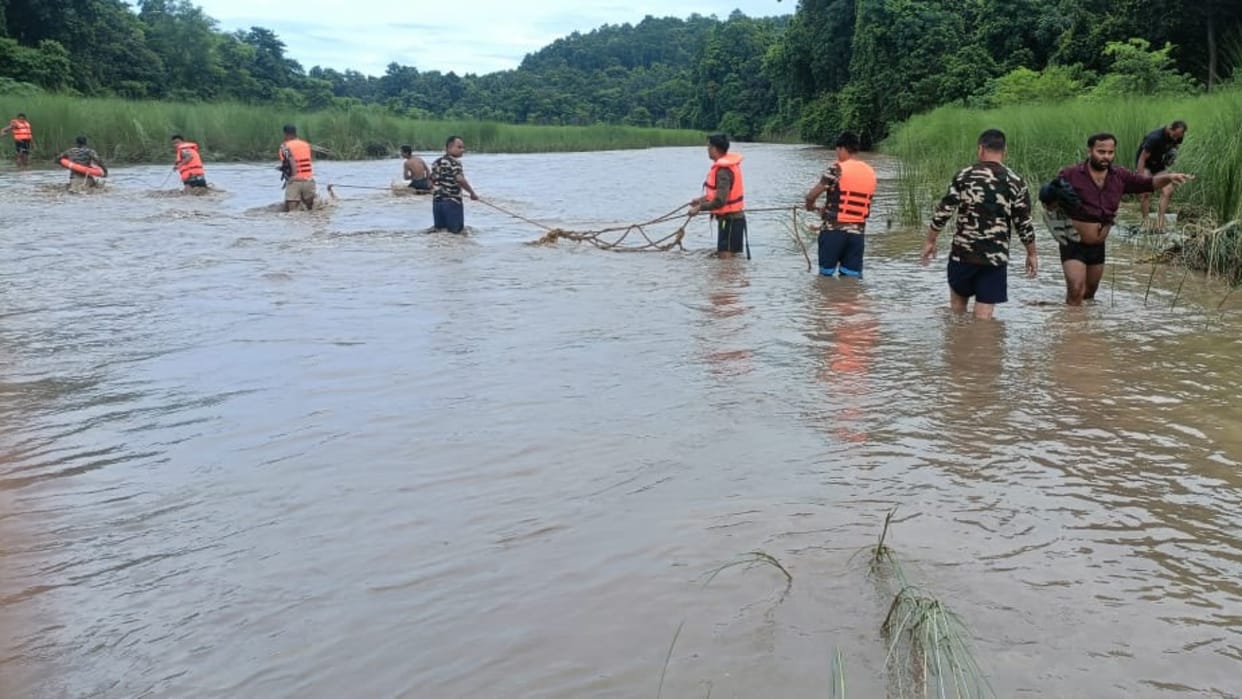 Bihar News : West Champaran Bagaha administration ban on visiting Valmiki Ashram, flood area