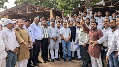 CG Congress Protest Opposition to arrest of Devendra Yadav Congress demonstrations across state