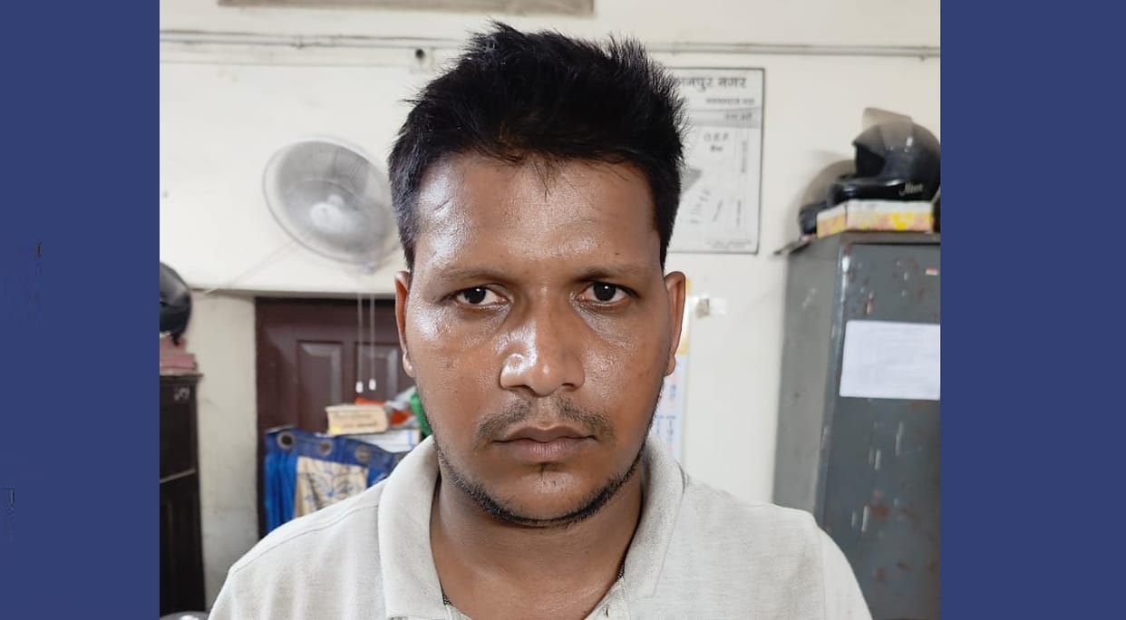 UP Police Exam 2024, Police arrested two candidates for giving exam by showing younger age in marksheet