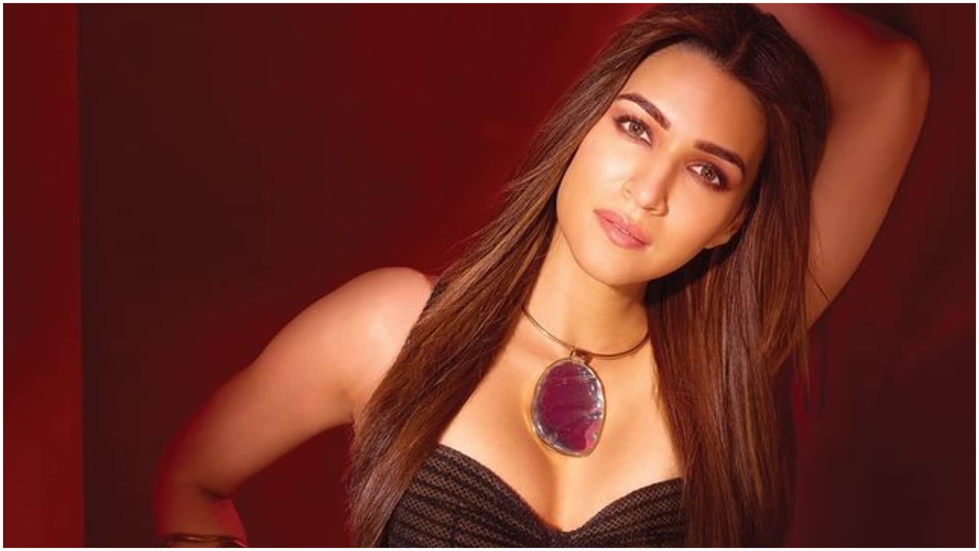 Do Patti actress Kriti Sanon recently revealed she still have a joint account with her father Rahul Sanon
