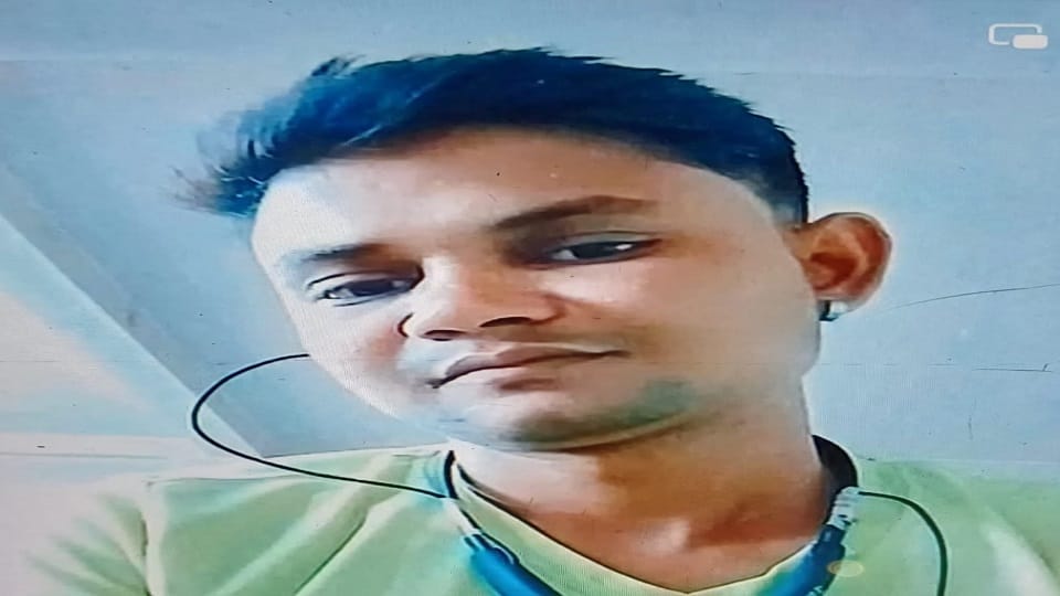 Youth dies due to electric shock, cousin gets burnt