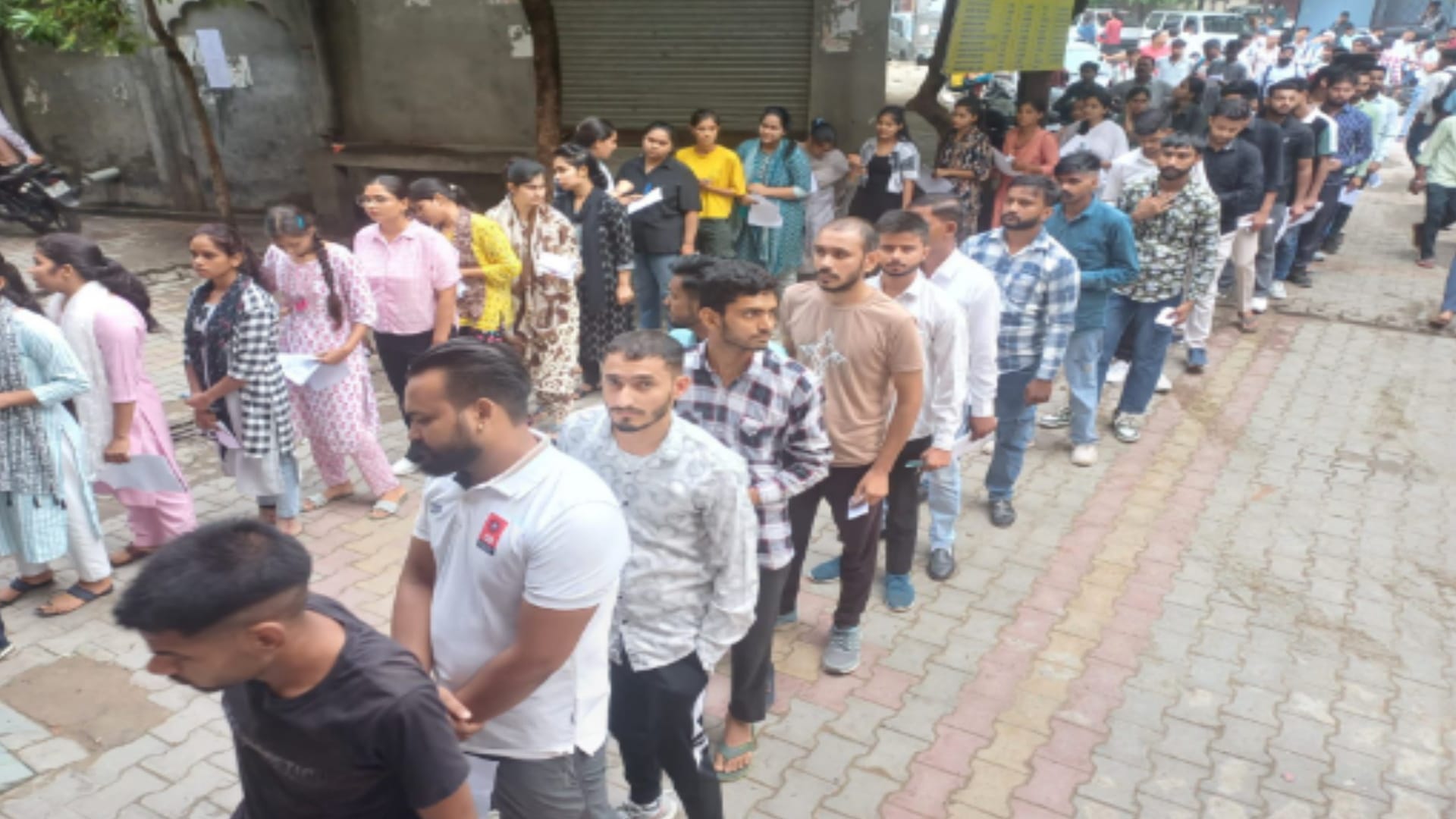 Constable recruitment exam Day two: Entry after intensive checking, Monitoring by drone