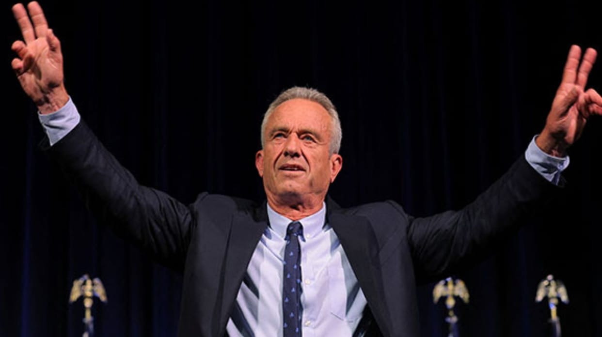 Independent candidate Robert Kennedy withdrew from US presidential election race now support Donald Trump