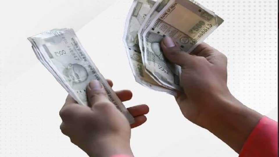 8th Pay Commission News: After Seven Pay Commissions Minimum Wage Increased From 50 to 18000 Rs