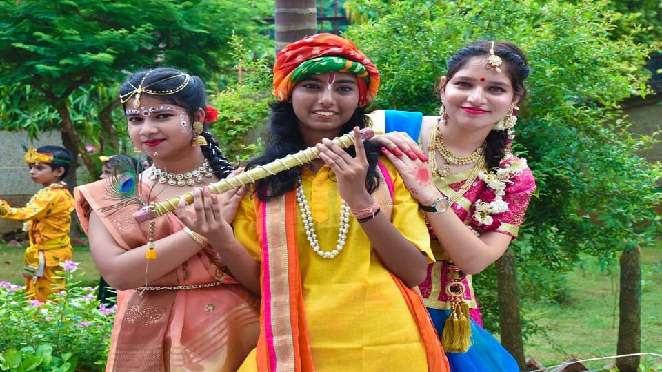 Krishna Janmashtami: Laddu Gopal tableaux will attack social evils