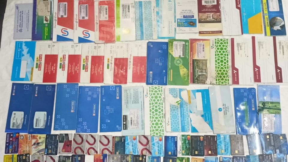 Muzaffarnagar: After stealing checks from the bank, they used to make clones from computers