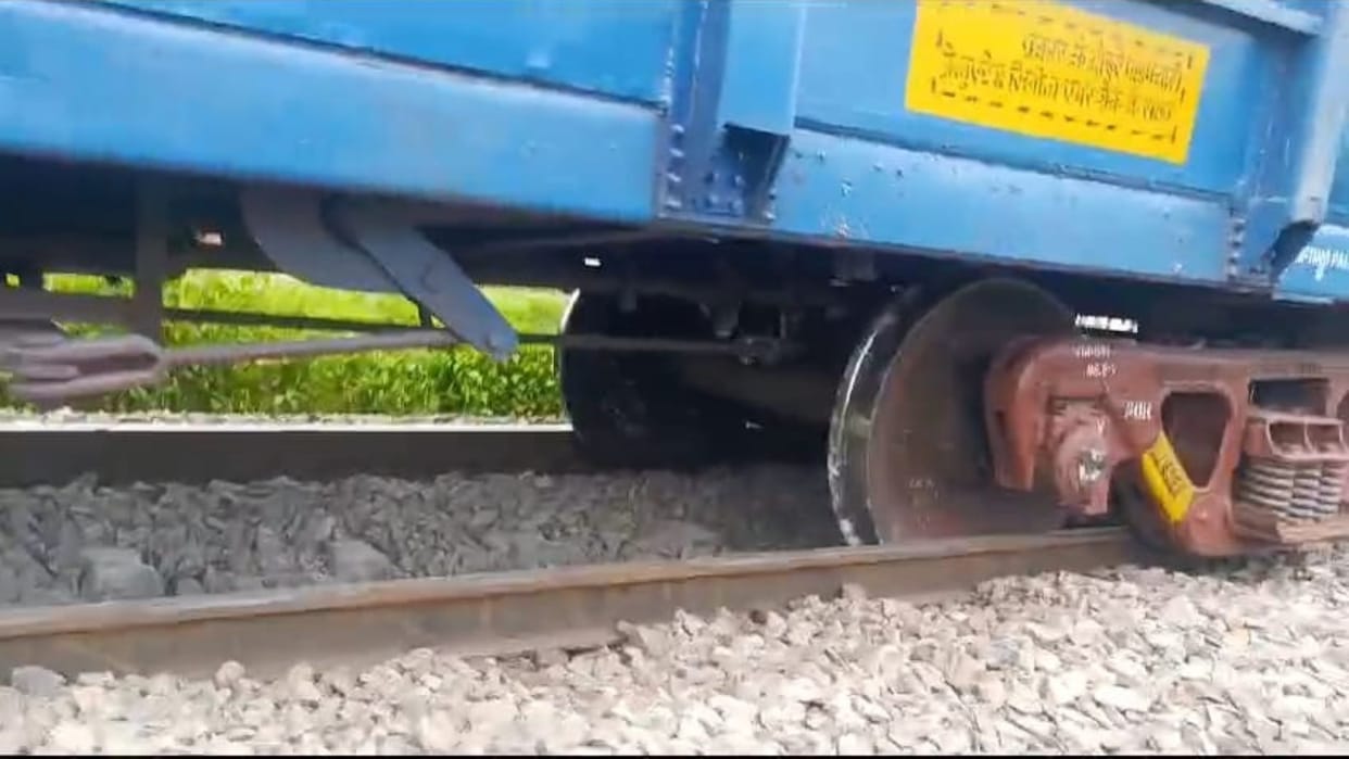 Bihar News : Goods Train derailed in Gaya, Train Accident Today hindi bihar news