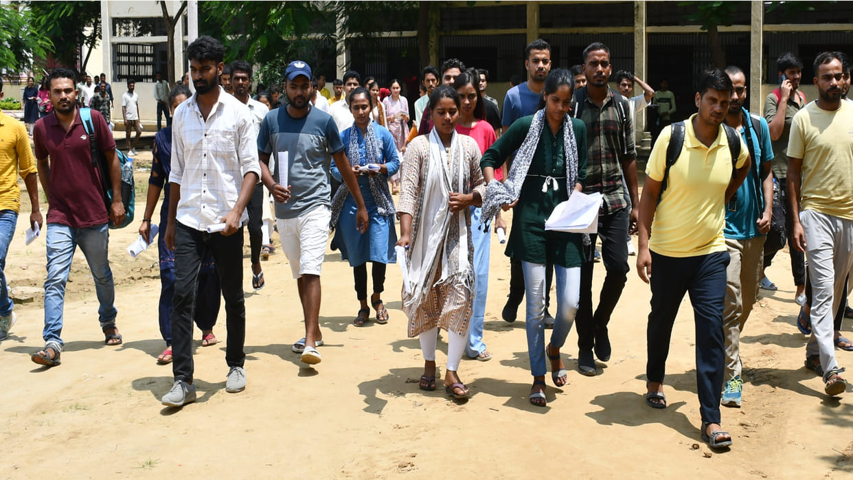 On 3rd day of constable recruitment examination in Gorakhpur, 37,185 candidates appeared for the examination