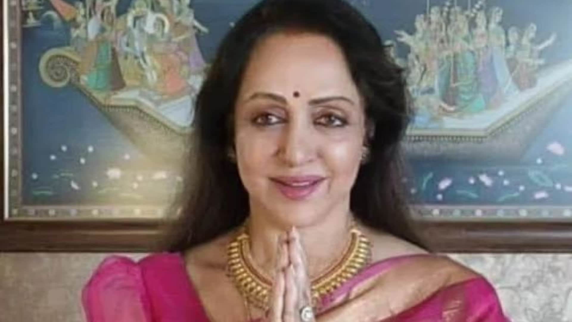 Janmashtami 2024 krishna birthday celebrates on 26 august bollywood celebrities hema malini shilpa shetty more