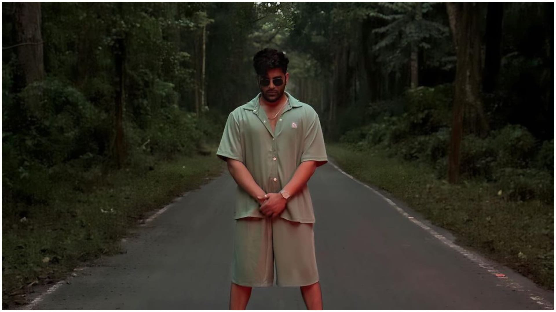 Paras Chhabra revealed he was played one second role in hamari adhuri kahani said his scene was cut from movie