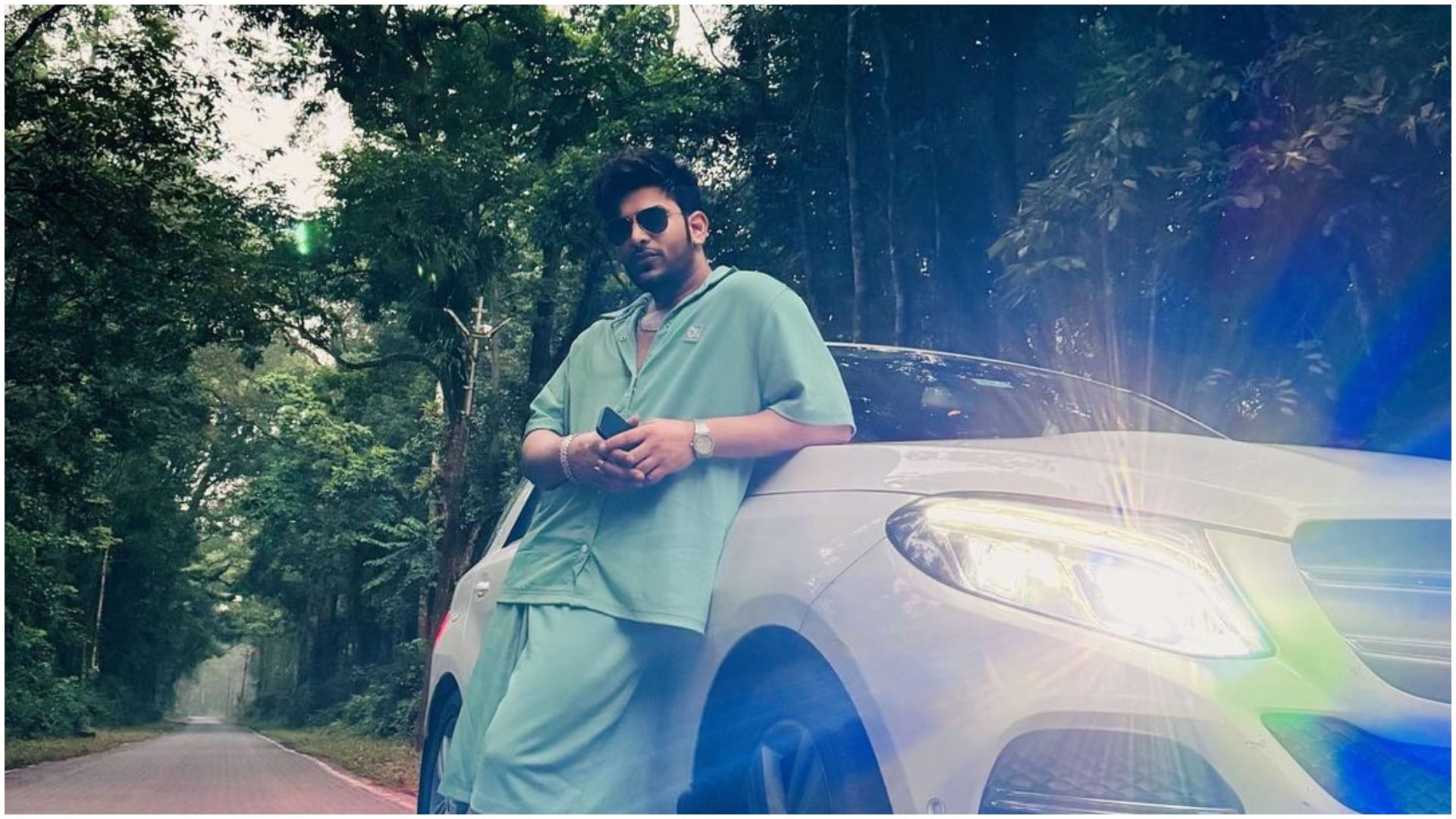 Paras Chhabra revealed he was played one second role in hamari adhuri kahani said his scene was cut from movie
