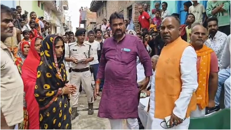Accused of murder of jewelery businessman absconding in Rohitsa EX BJP MLA Lalan met victim's family