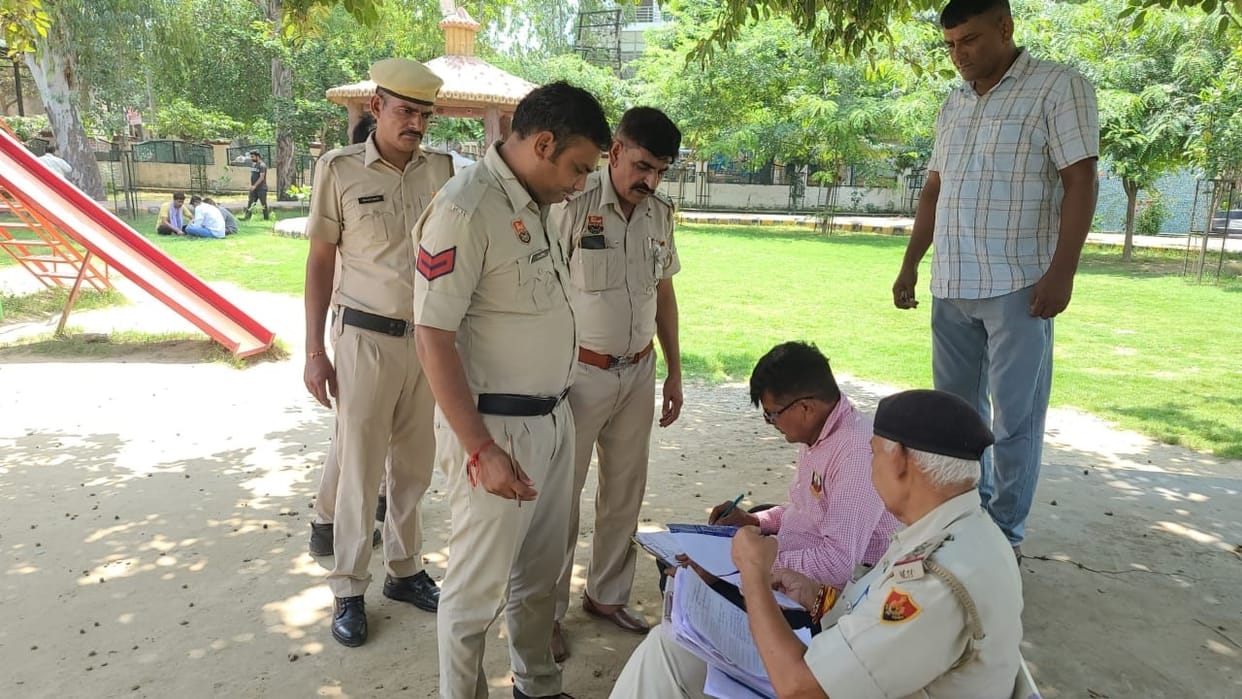 young man was beaten to death in Sonipat, he was left on bench near village Chaupal and accused absconded