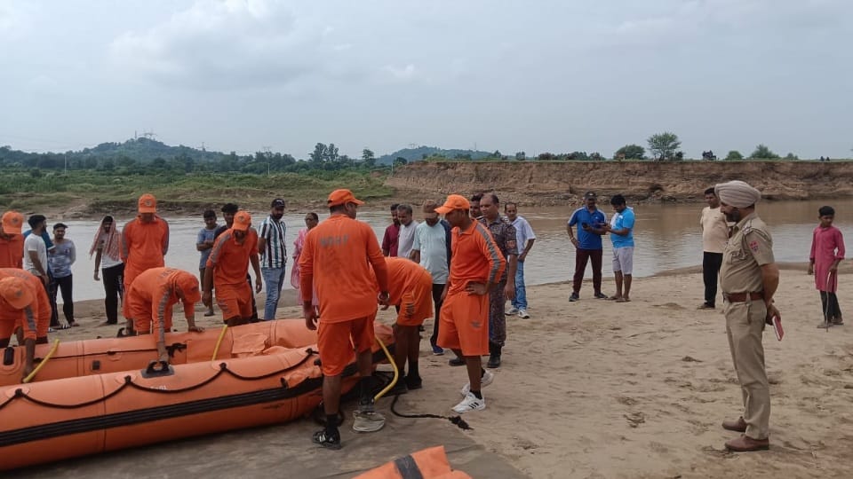 two youth dead bodies found in Chakki Dariya Pathankot