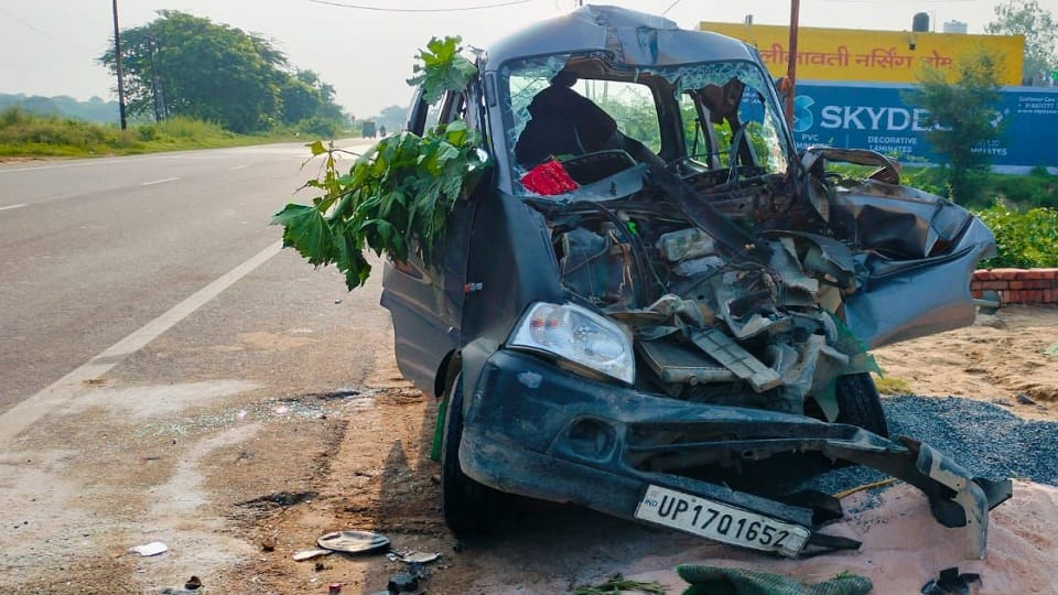 Baghpat: Young man returned after giving exam, called brother to take him home, died in car accident