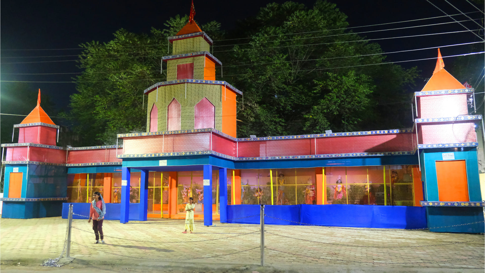 The festival of Shri Krishna Janmashtami will be celebrated with great pomp in Gorakhpur today.
