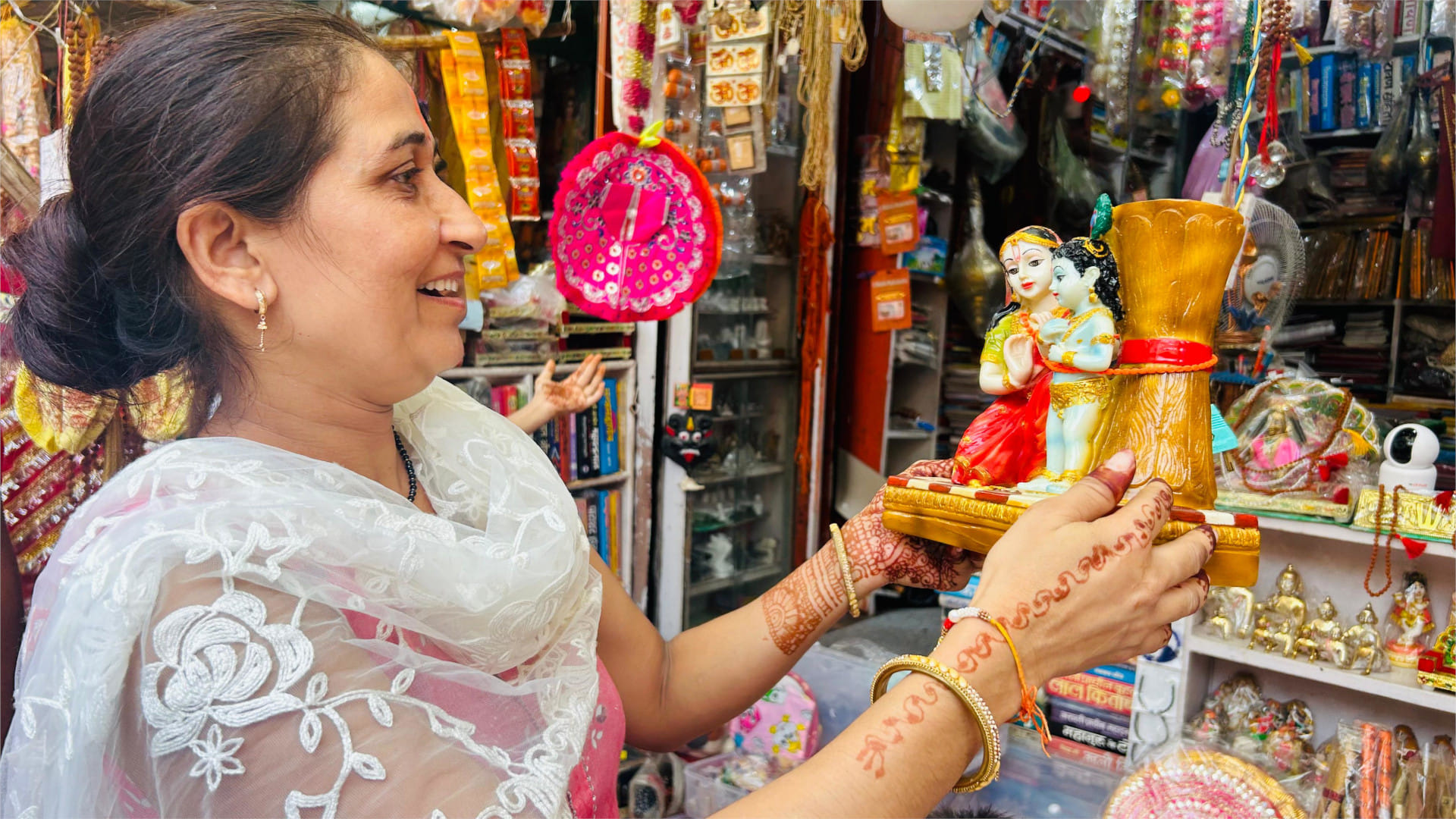 The festival of Shri Krishna Janmashtami will be celebrated with great pomp in Gorakhpur today.