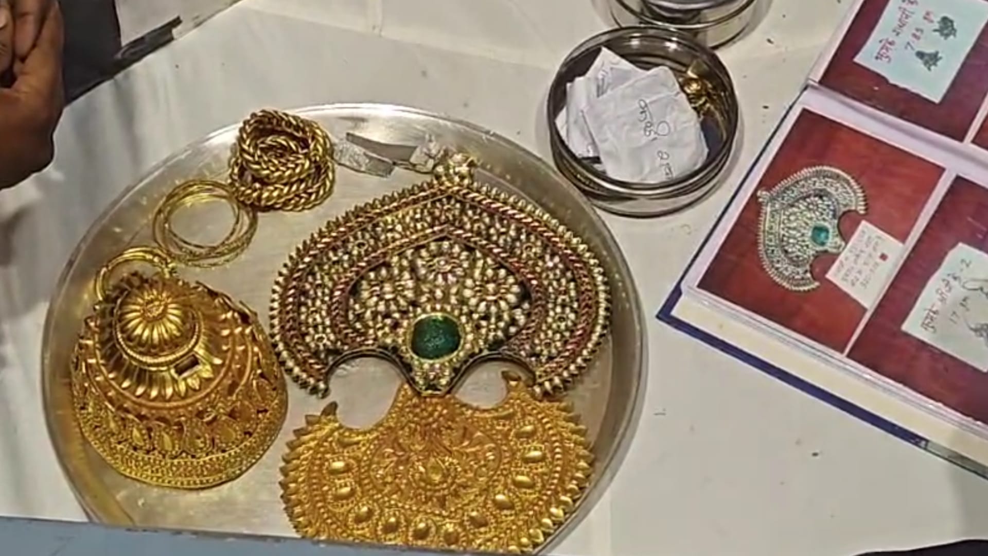 Gwalior Gopal Mandir World's Most Precious Jwellery For Lord Shrikrishna And Radha
