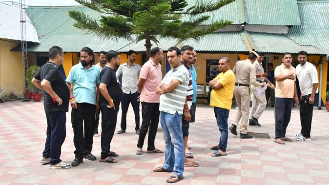 छात्र की मौत आत्महत्या या हादसा , क्या है परिजनों के आरोप ?