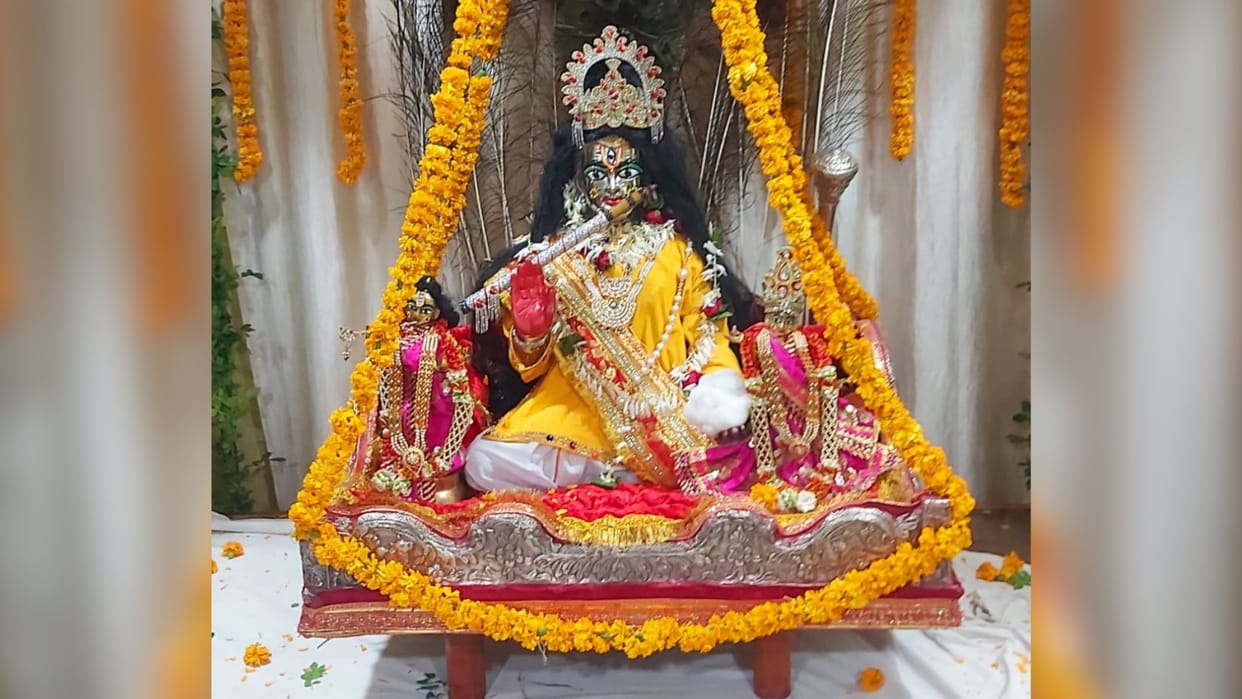 Lord Shiva make Hari in varanasi Janmashtami was celebrated at the Mahant residence