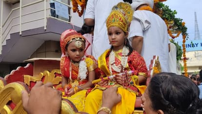 Muslim devotees of sri kirshna Fatima became Radha and Sadiq Krishna decoration captivated people
