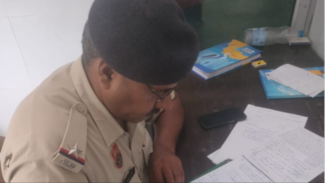 Jhajjar: Driver falls after bike loses balance on breaker, dies