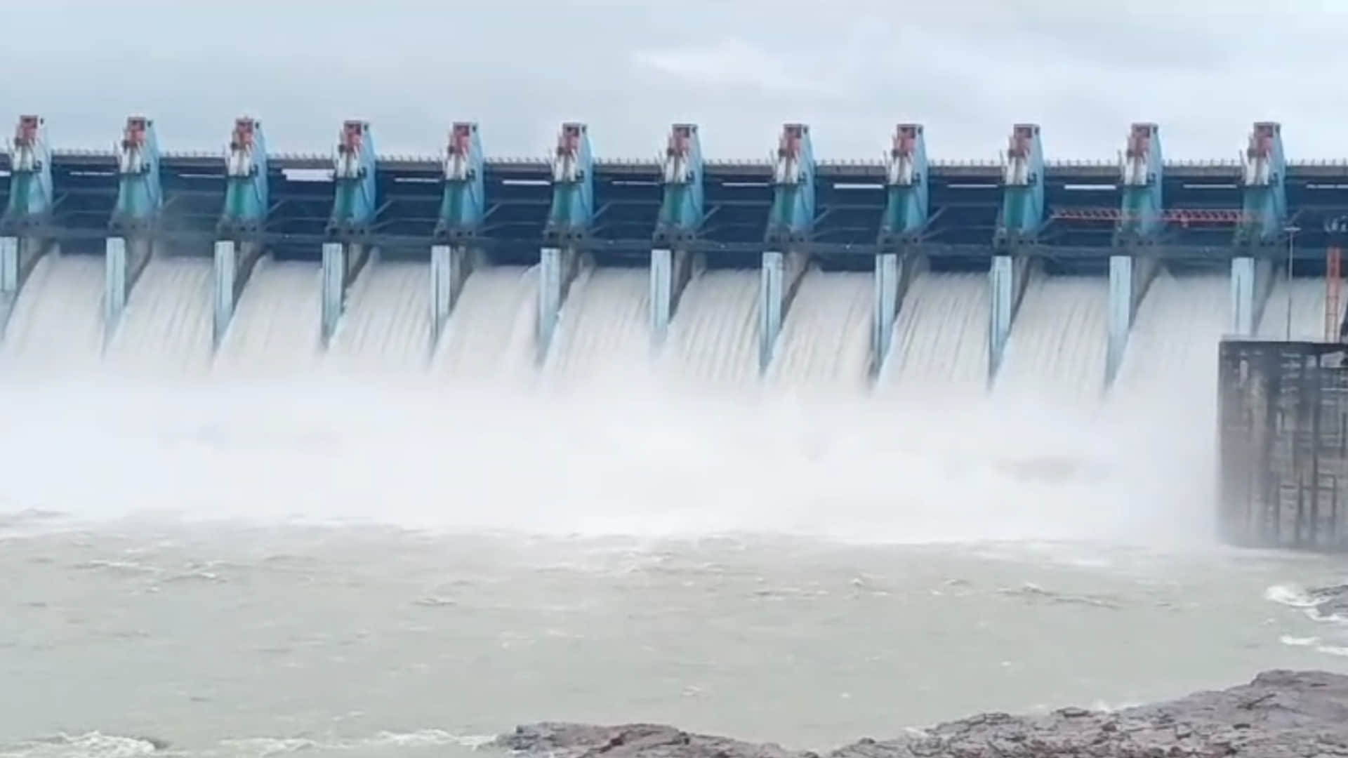 MP Weather Report Khandwa Indirasagar Dam Omkareshwar Dam Gates Opened