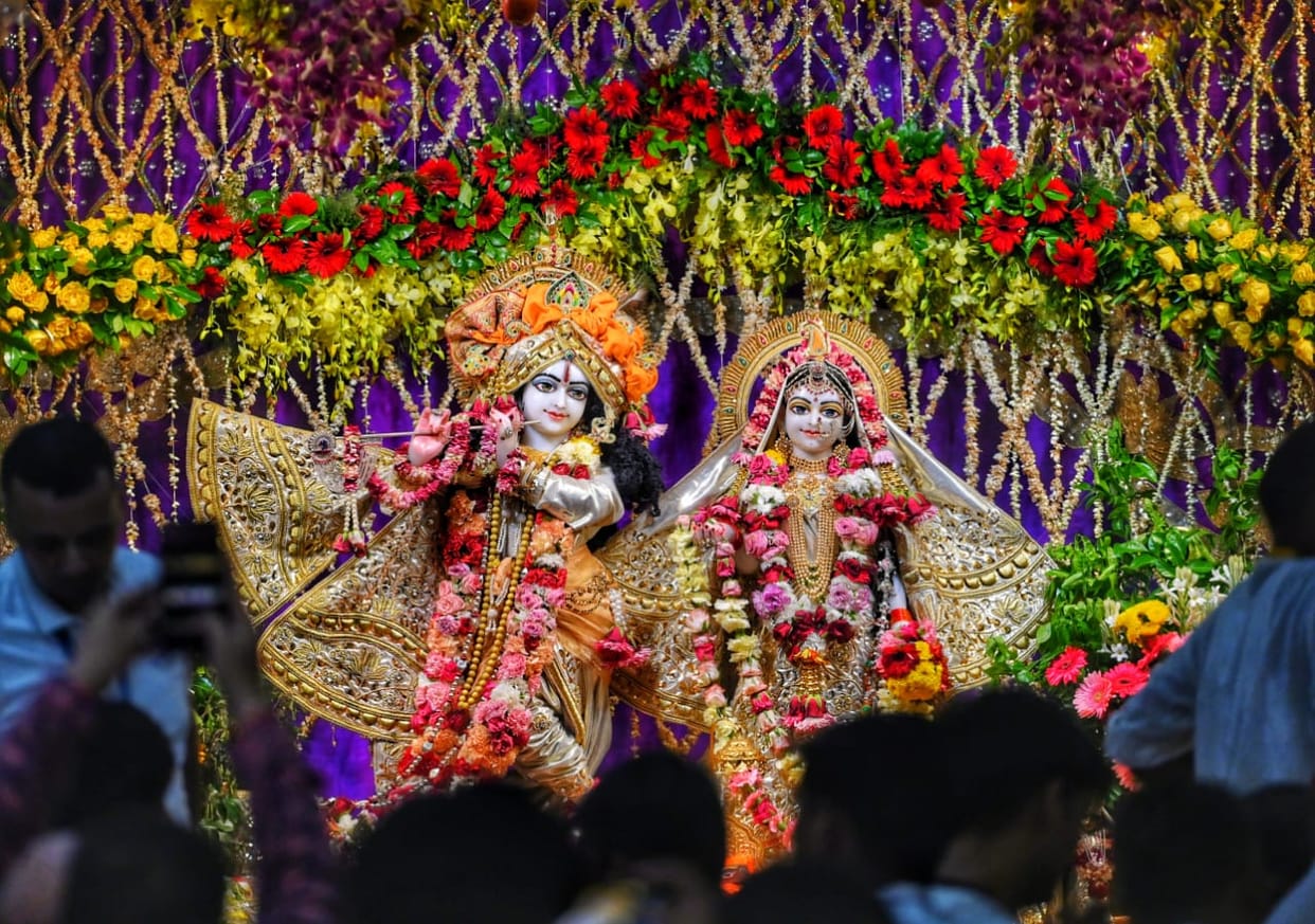 Janmashtami festival: You will feel elated after seeing these amazing tableaux, Radha and Krishna seen in diff