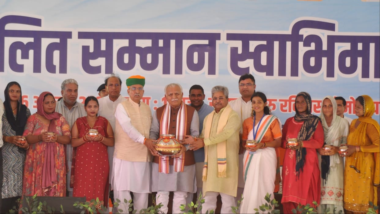 Manohar lal targets congress in Kurukshetra of Haryana