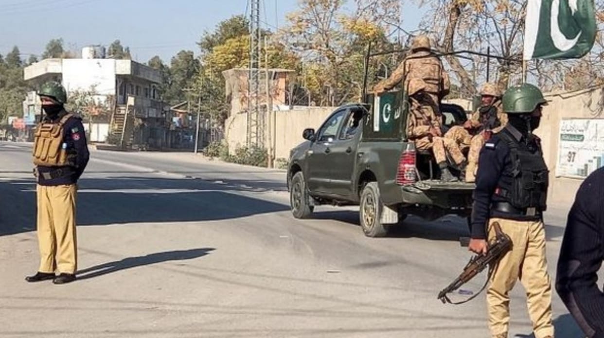 Pakistan two armed groups between firing two killed and nine injured